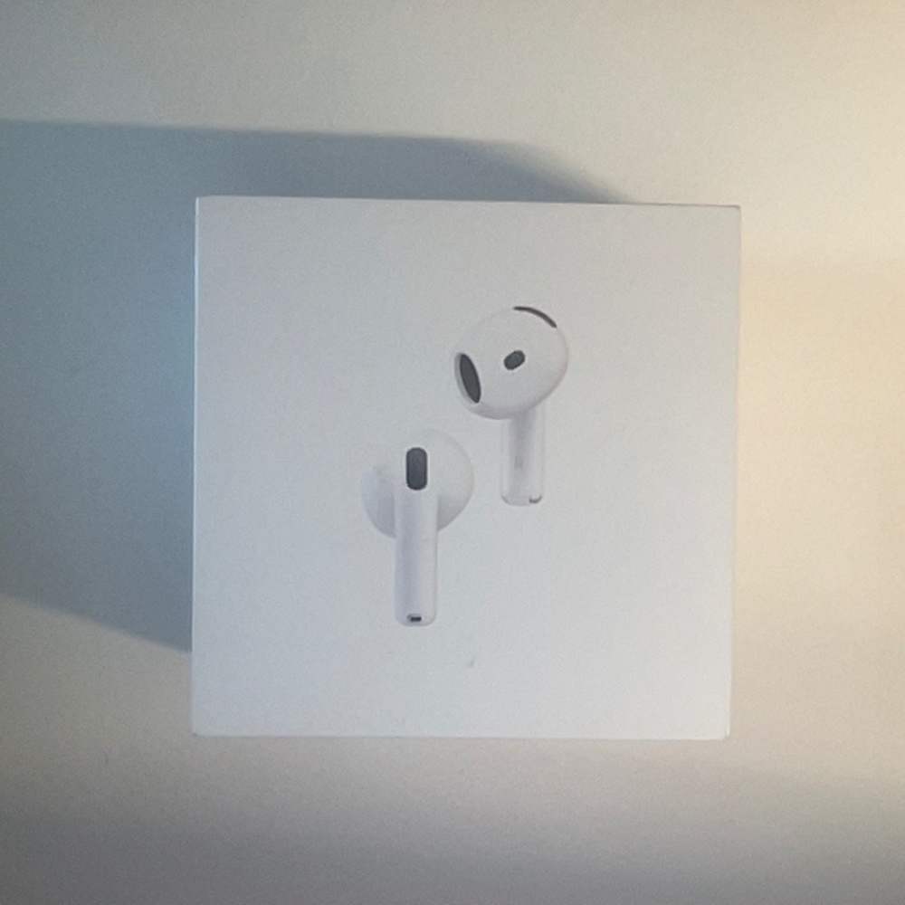 Apple Airpods Gen 3 (i got new ones so i dont need them anymore)